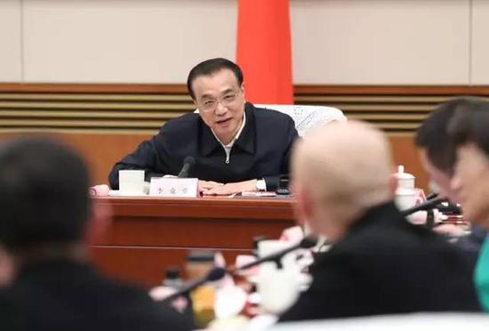 　　李克强在座谈会上。来源：中国政府网，摄影：新华社马占成