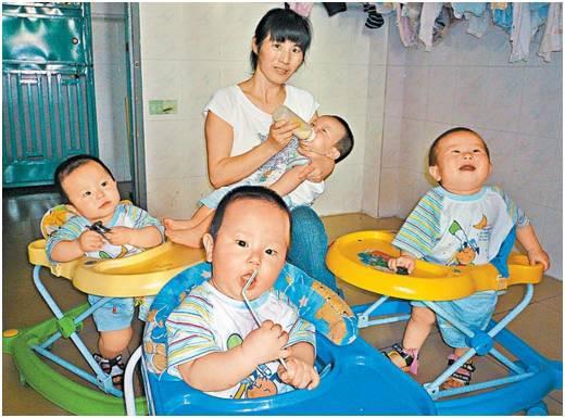 　　后来，一位深圳戏曲协会的老师还收了这四胞胎为徒，培养才艺。