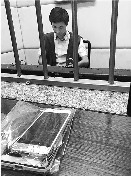 陈某被讯问。