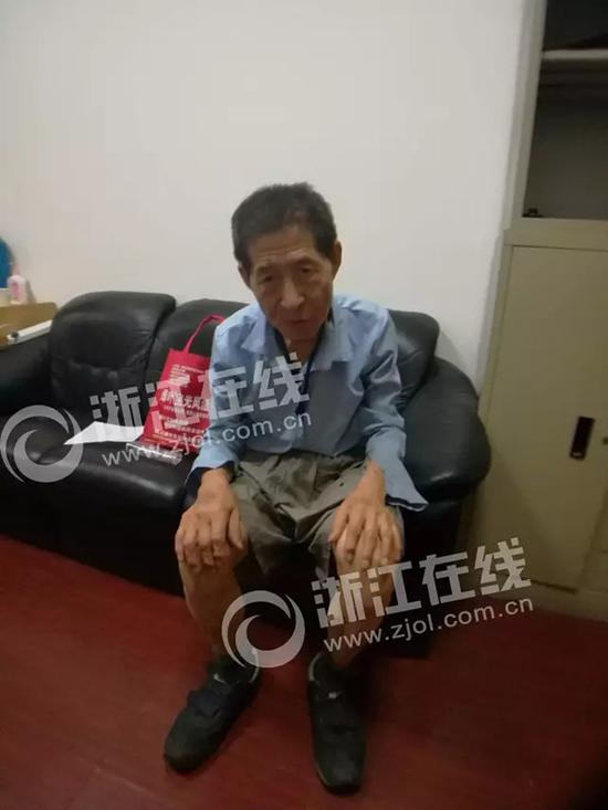 本文图均为 微信公众号：浙江在线 图只要孩子爱学，即使读到研究生也资助到底