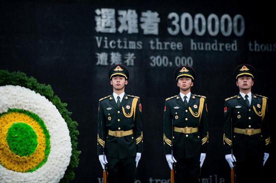 来源：新华社 2016年12月13日 南京大屠杀死难者国家公祭仪式在南京举行。