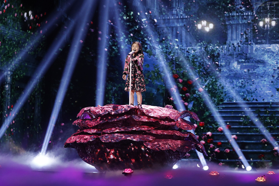 双语:中国女孩无缘美国达人秀决赛 引粉丝不满|达人秀|双语|决赛_新浪教育_新浪网