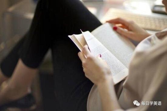 financial /faɪ'nænʃ(ə)l/ adj. 金融的;财政的,财务的