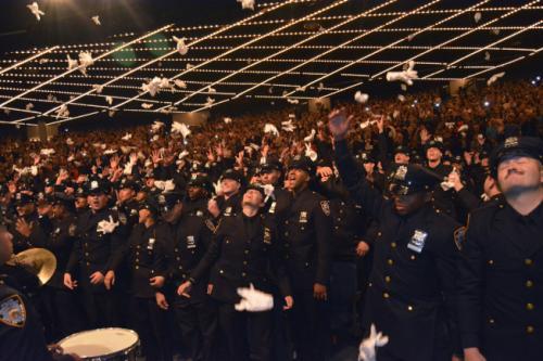 434位警察光荣毕业,为纽约市警注入新鲜血液。(美国《世界日报》记者俞姝含/摄影)
