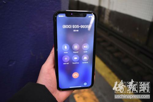 骗徒可通过技术手段伪装成银行官方号码。(图片来源:美国侨报记者 尹英姿 摄)