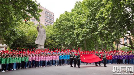 同濟大學師生400人大合唱(央廣網發 同濟大學 供圖)