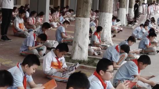 ▲微博视频截图。