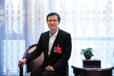 3月9日，全国人大代表、江苏省无锡市人民医院副院长陈静瑜接受采访。新京报记者 薛珺 摄