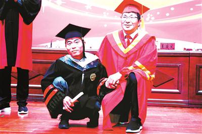 李创业被单独授予毕业证和学位证