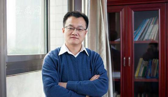 杜江峰1985 级少年班学生，中科院院士、中国科大副校长。