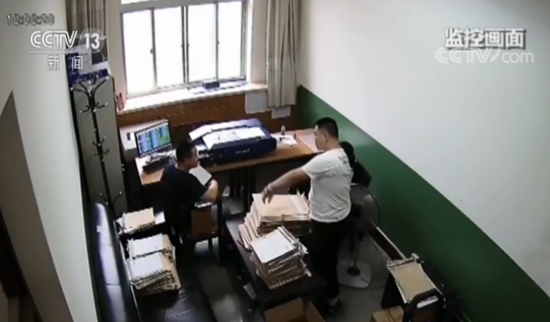 因为有监管义务,延安市招生考试管理中心对部分考卷进行了抽检。