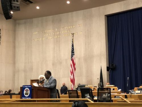  洛杉矶县政委员会决议授予该移动房屋区有条件使用许可证。（图片来源：美国《世界日报》记者 王若然 摄）