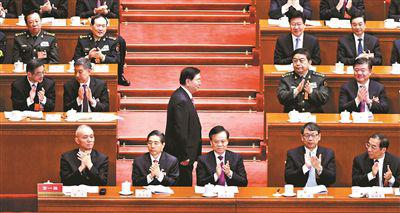 昨天,张德江向大会作全国人大常委会工作报告 摄影/本报记者 郝羿