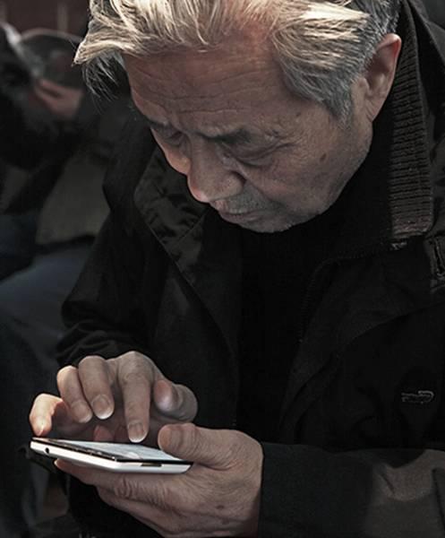 对于陌生人,我们保持友好,