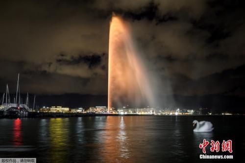 资料图：日内瓦喷泉夜景。