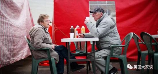 比你有钱有资源的人，还比你更努力更聪明，真的是一件非常恐怖的事。