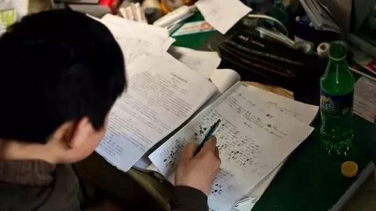 距离中考72天。复习中,3天假期一过就是期中考试。小子,加油!