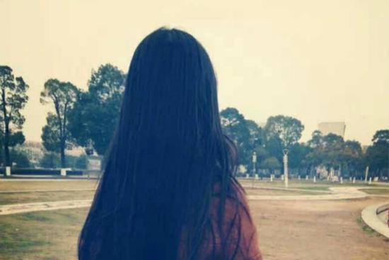 90后美女不穿内衣图片_不穿内衣的女人,要么自信美丽要么未成年