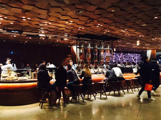 星巴克都卖咖啡与酒了 你居然不懂混合教养的