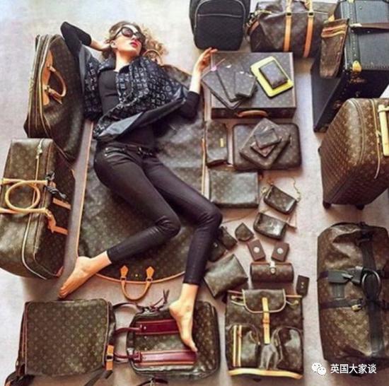 英国精英圈最津津乐道的是关于小贝的故事。