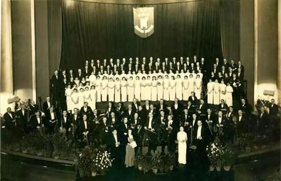 图片来源：Stanford libraries，上海市交响乐团与中国独奏家和合唱团合作，于1941年4月演出贝多芬第9交响曲，第四乐章 - “欢乐颂”