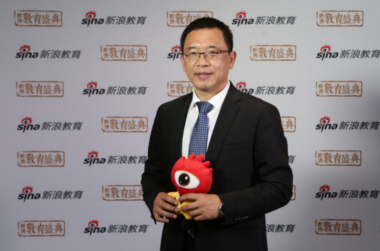 2018新浪教育盛典访谈金程教育董事长汤震宇