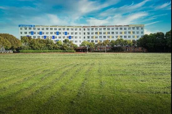 上海市民办金苹果学校