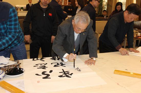 华图教育与军蒂企业管理集团签署战略合作协议