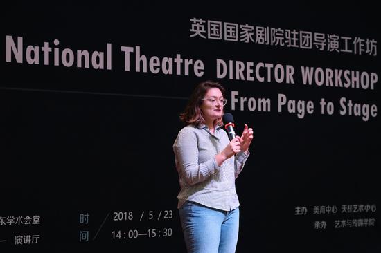 英国国家剧院驻团导演Kim Pearce女士