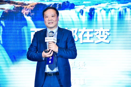 海亮教育集团党委书记、总校长,海亮教育管理集团总裁叶翠微
