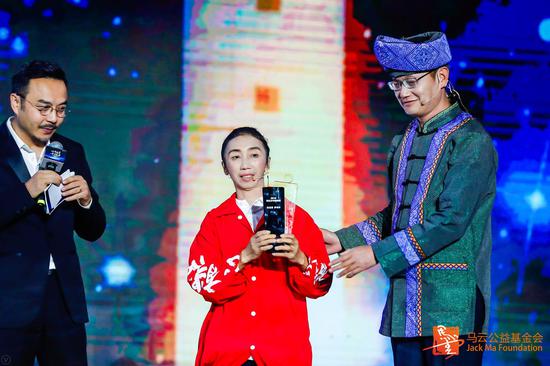 孤村变秀才村 代课夫妻28年送近千名学生走出大山