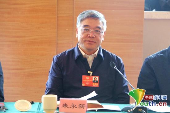 第十三届全国政协常务委员兼副秘书长、民进中央副主席朱永新。