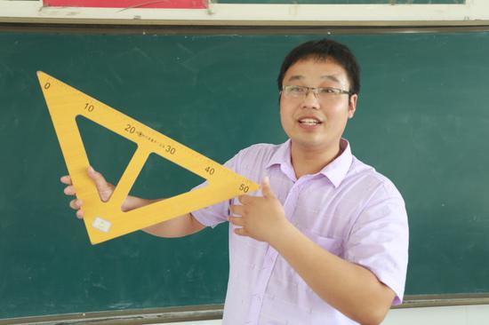 二、以校为家,无怨无悔
