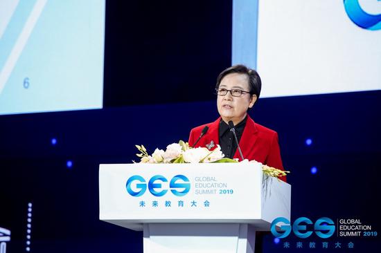 中国职业技术教育学会会长、教育部原副部长鲁昕