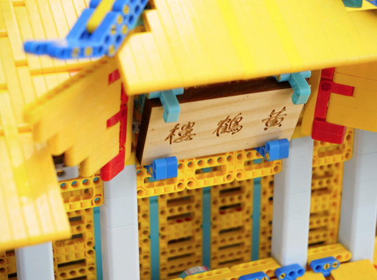 每一个细节均用优必选的积木零件拼搭而成