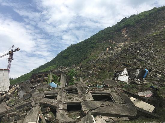 　　北川县老县城景家山废墟。澎湃新闻记者 王万春 摄