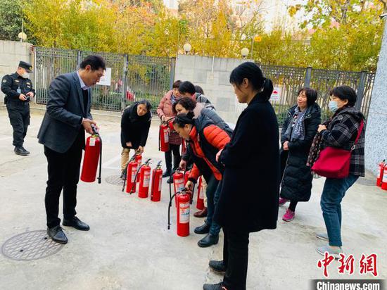 家政专业学员在上课。 资料图 赵文秀 摄