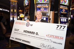 图为赢得近150万美元的幸运儿霍华德。