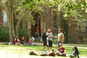 解析加拿大为何受低龄留学生和家长青睐