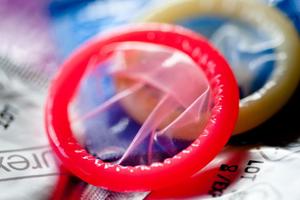 美教师课堂上演示安全套使用方式险遭解聘