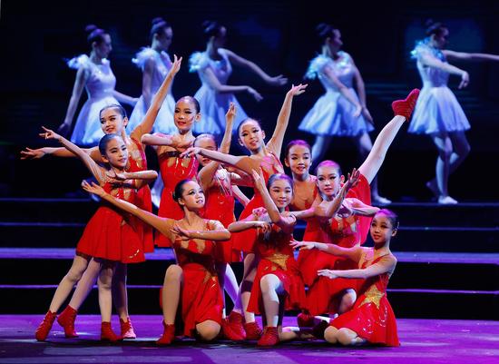 金帆艺术团《你好北京》上演