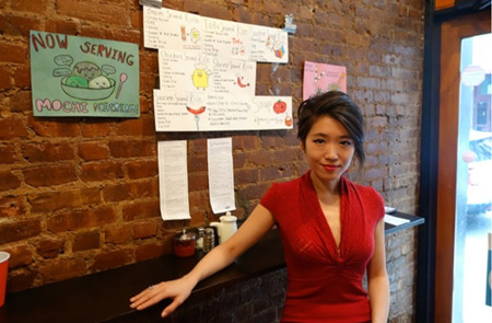 白海静辞职专卖炒饭。(美国《世界日报》/高梦梓 摄)