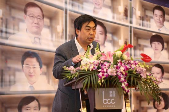 第四军医大学西京医院整形外科主任郭树忠教授在会中就公立与民营的异同做出深刻刨析