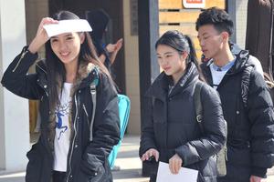 上戏表演系招生美女如云 报录比200：1(图)