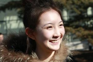 北影复试女生展示高难度舞姿 萝莉卖萌抢镜(图)