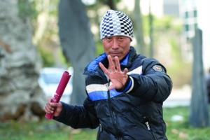 52岁大叔第九年参加艺考 称希望像王宝强一样