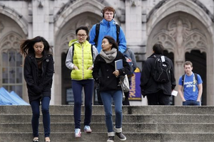 揭秘“出国党”要分战：破坏大学生态？