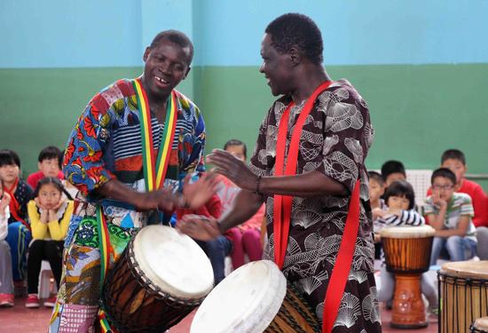 两位非洲鼓大师现场表演