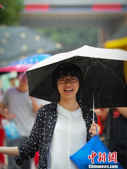 6月7日，贵州省贵阳市大雨。自1978年以来的39年内，贵州在32年高考期间均监测有雨。 贺俊怡 摄