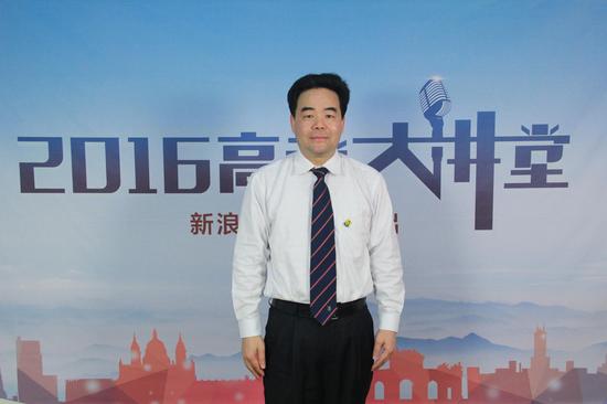 汕头大学推行全人教育 实行五个一本科教育工